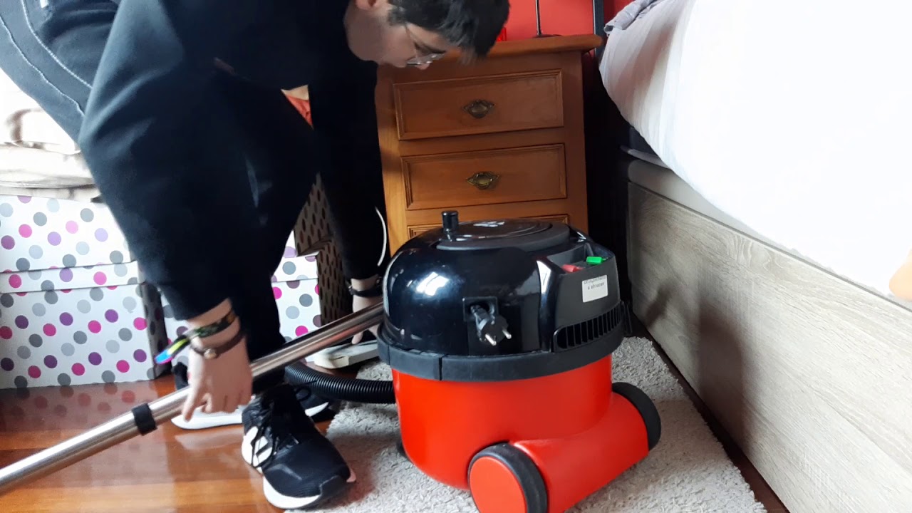 My 2011 Numatic Henry Micro HVR200M-22