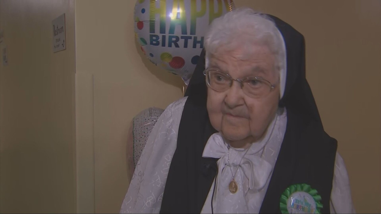 Местная монахиня отмечает 100-летие: ее чествуют за десятилетия приобщения детей к музыке