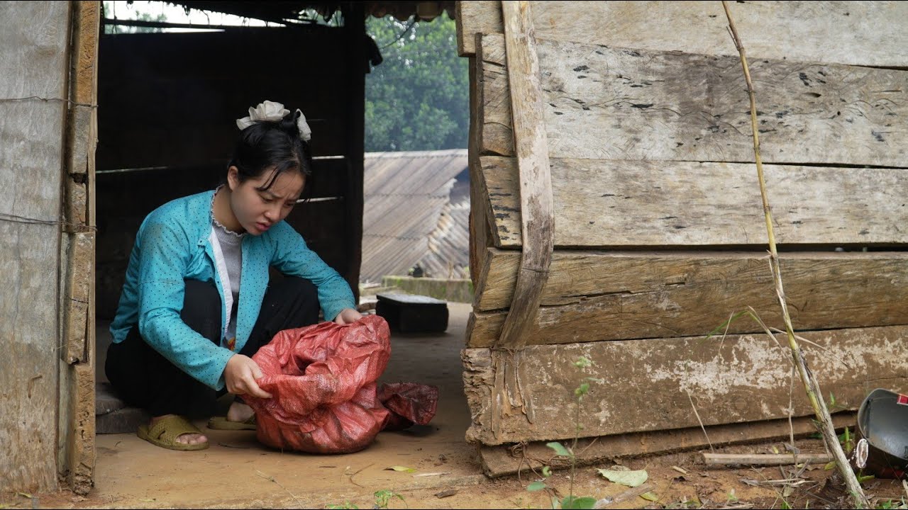Hue discovers something in a sack at her late mother's house. Surprise deep inside