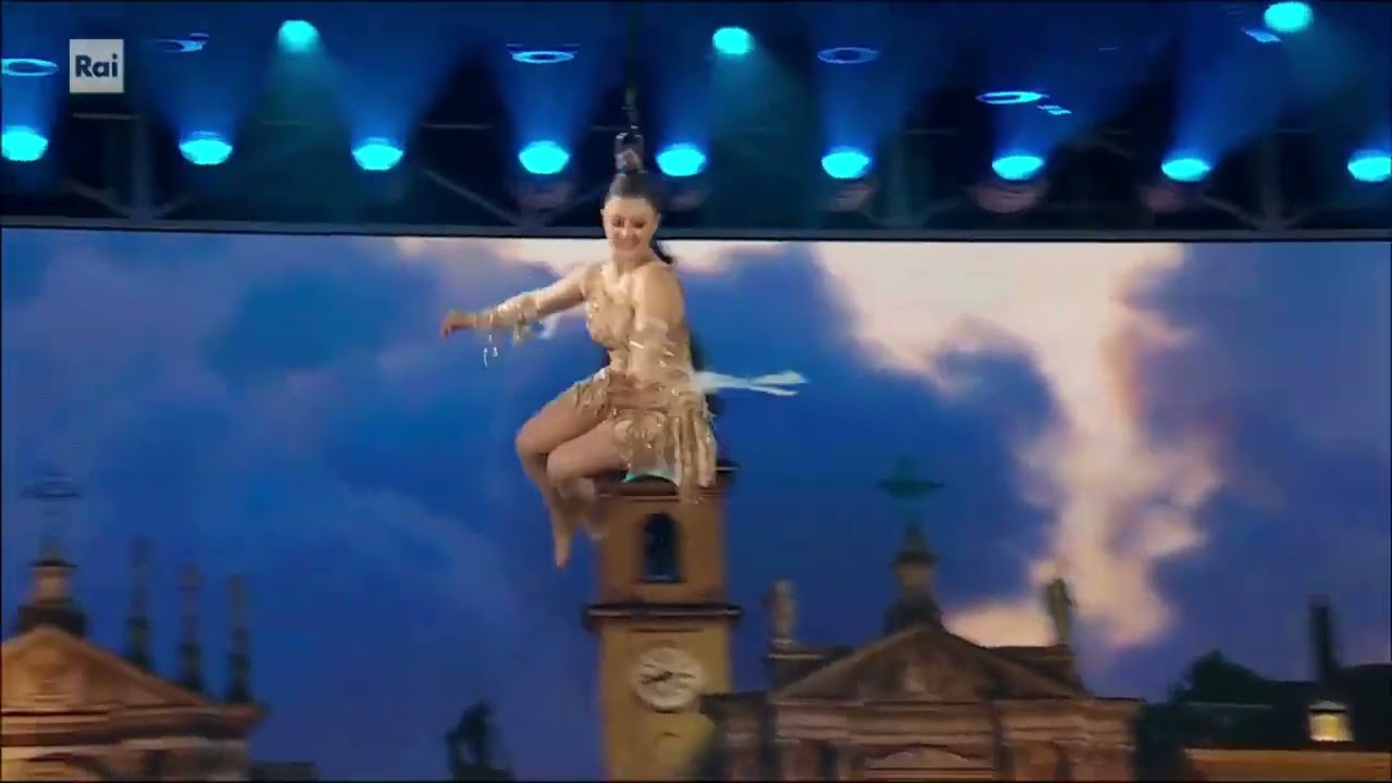 Circus Artist Ylenia Monno, chinese pole, hair suspension, vertical dance