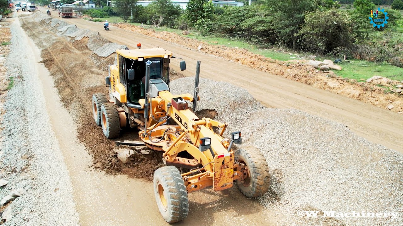 Nice Show Action Grader SDLG Spreading Gravel Building Foundation Roads Operation Skills Techniques