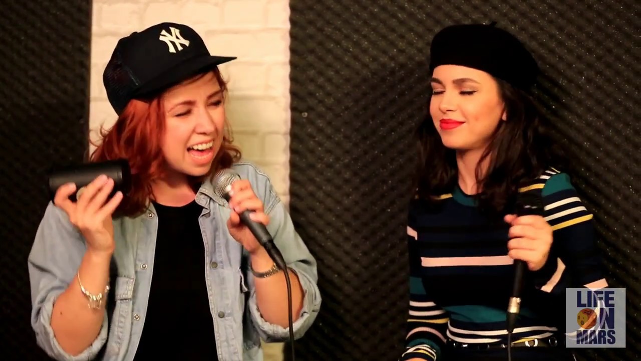 Trupa cover Life On Mars - Say Something