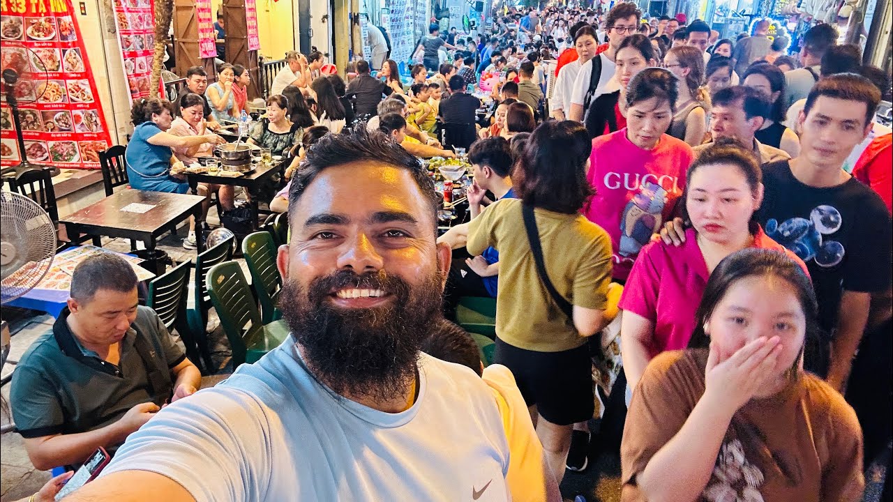Best Hostel In Hanoi | Hanoi Buffalo Hostel | Beer Street | Nightlife Of Hanoi Hindi Vlog | Day 3