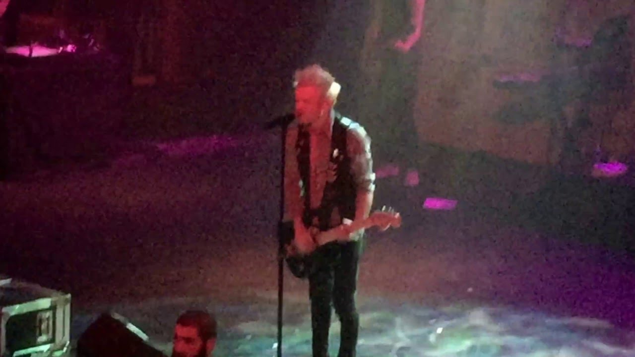 Sum 41 - With Me (Live Paris 2016)
