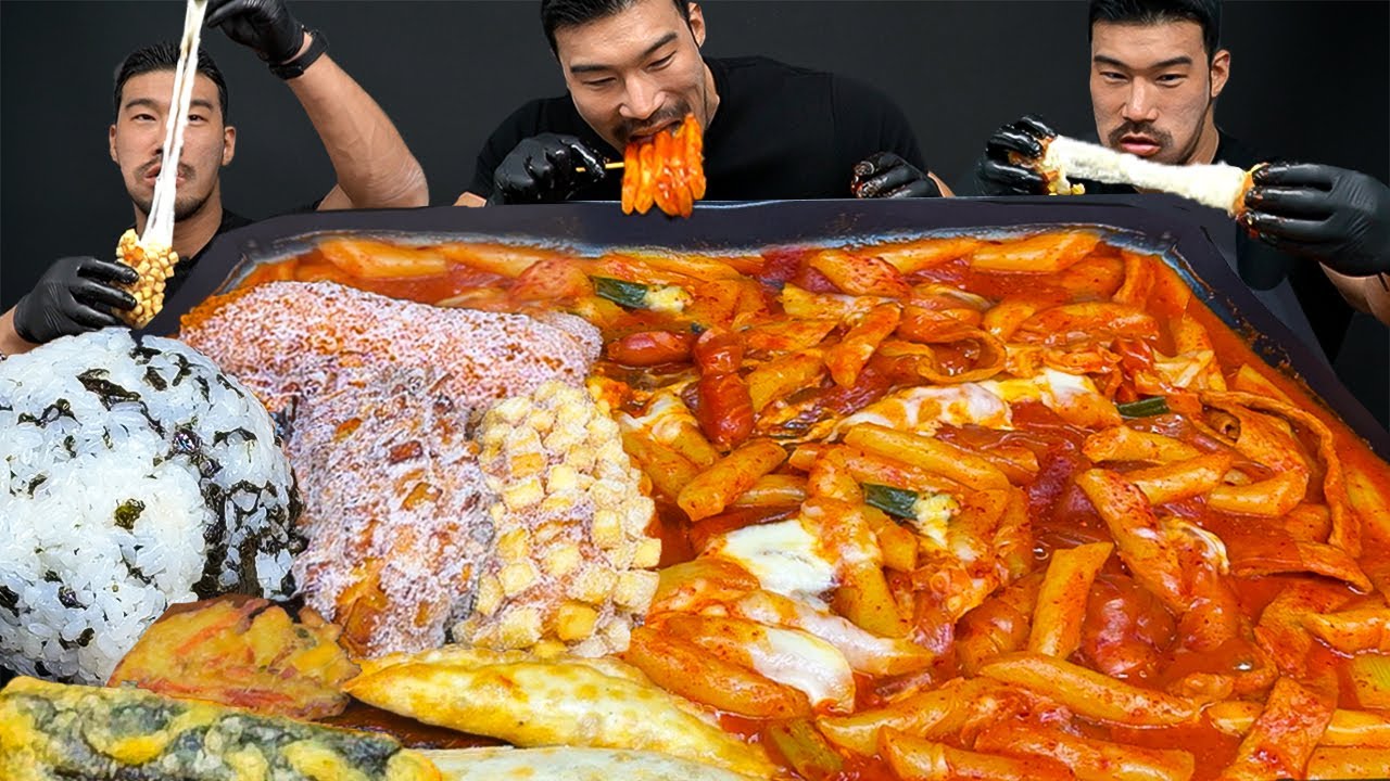 120kg 보디빌더가 엽기떡볶이, 명랑핫도그를 처음 먹을 때 반응은? (ft.엽기떡볶이 명랑핫도그 주먹밥 튀김)