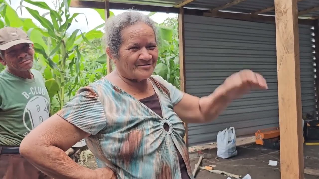 Abuelos Reciben una casa nueva◾️Armando las paredes 🙏