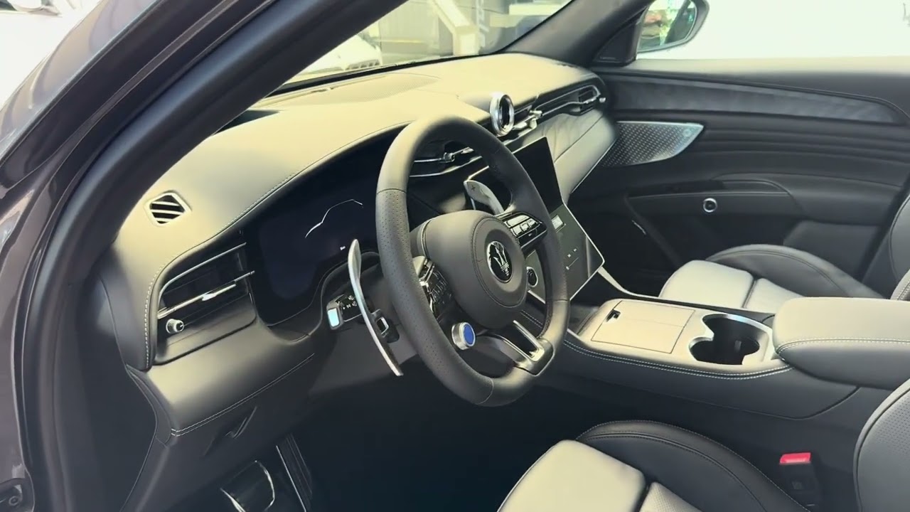 Maserati Grecale Modena in GRIGIO LAVA | Neuwagen Walkaround | Sofort verfügbar