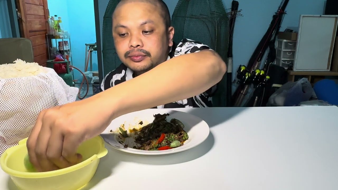 ผัดเผ็ดนกแซ่บคัก