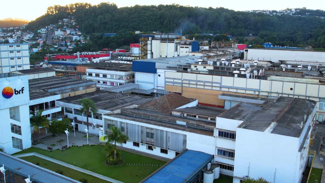 Vin gade aksyon yon konpayi nan peyi Brezil (Anviwon 2000 Reais ou 375 Dola salè minimòm)
