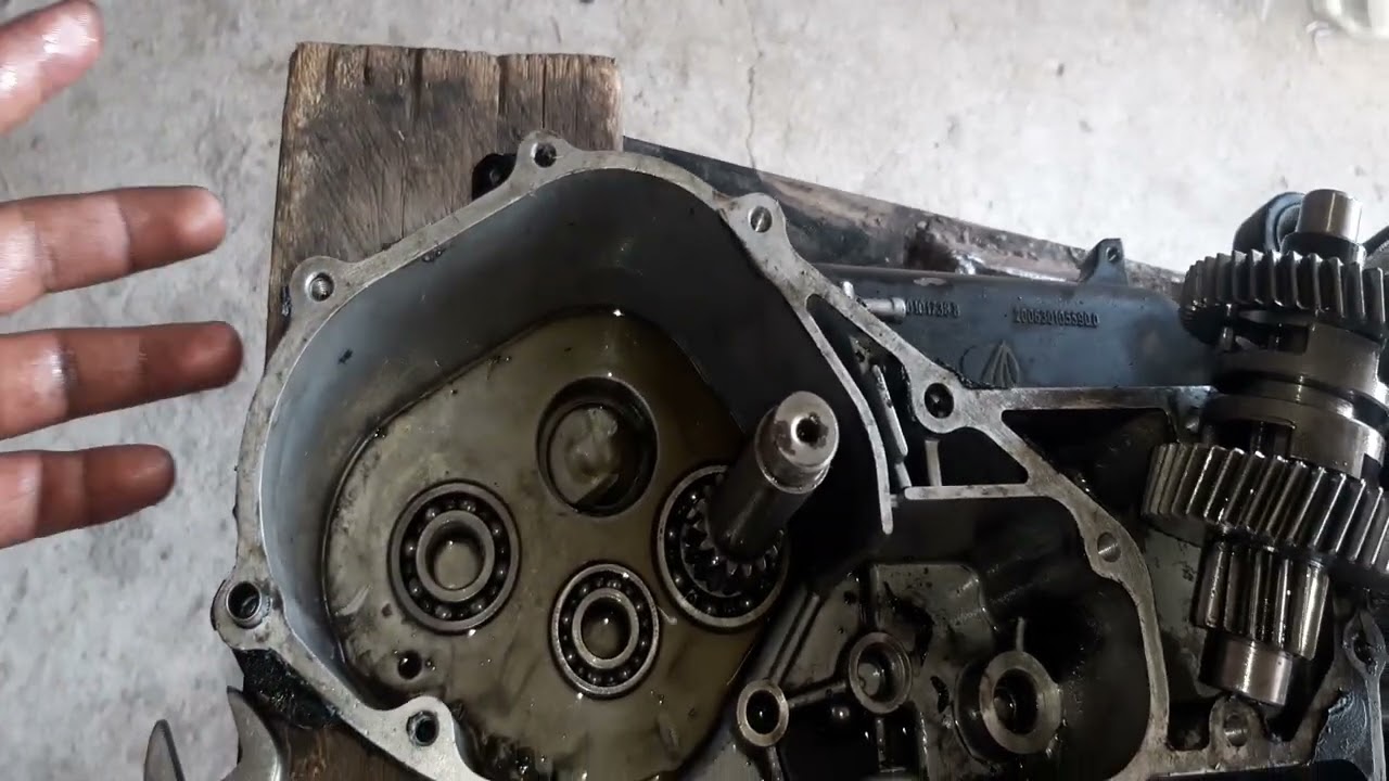 Como desarmar la transmicion de la cuatrimoto ATV150 italika