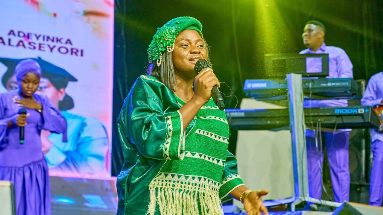 ADEYINKA ALASEYORI PROPHETIC PRAISE MINISTRATION AT UNILAG CAMPUS INVASION WITH BEEJAY SAX