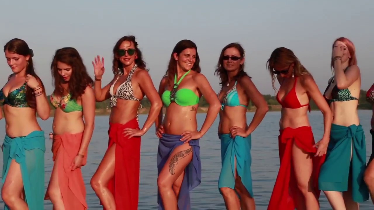 Tahiti Tánc & Rebecca Swimwear Flashmob @ Lupa Beach