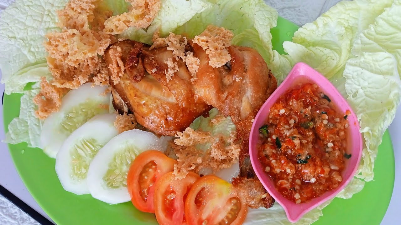 Tambahkan santan di ayam goreng rasanya enak dan gurih || Resep ayam goreng kremes sambal matah