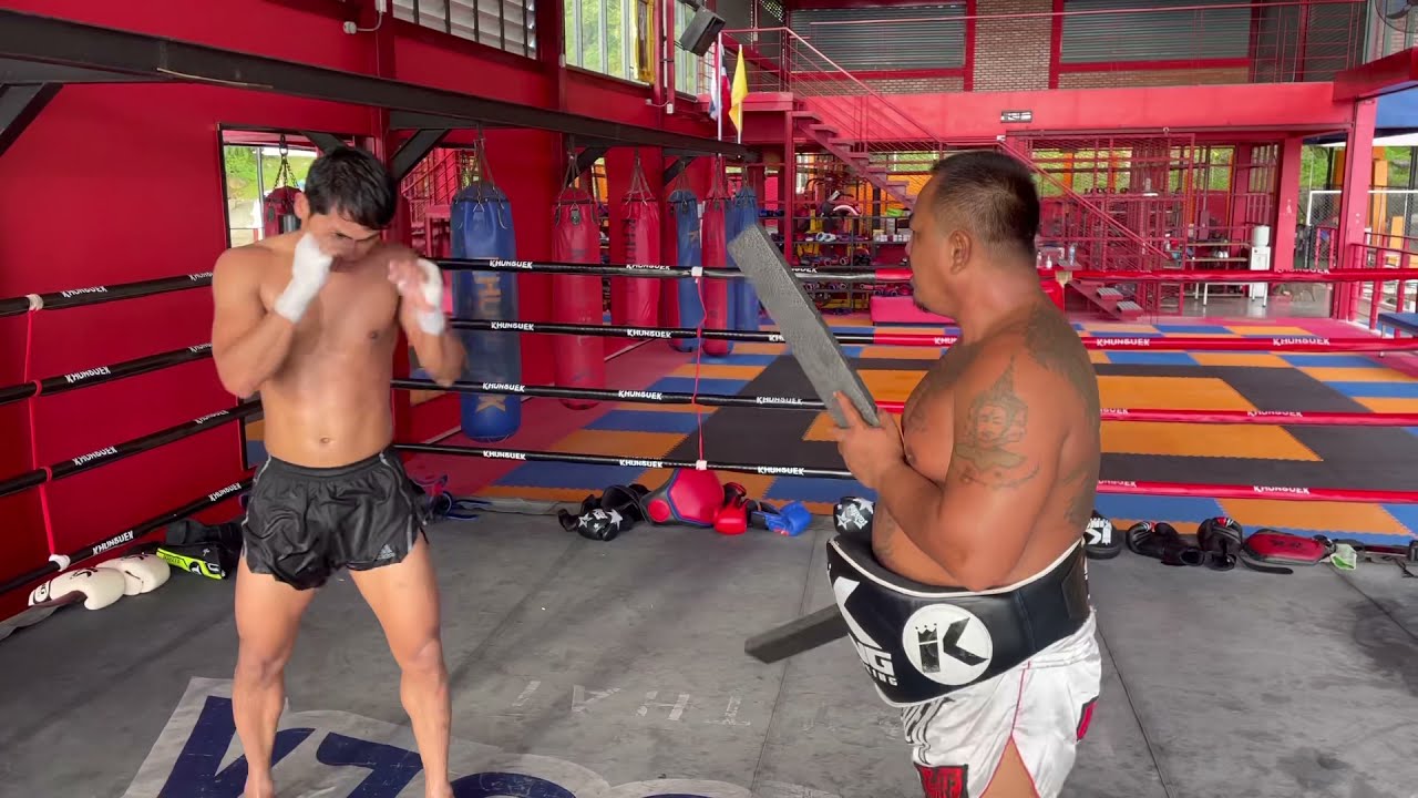 Trainer Gae teaching Superbon how to control opponent