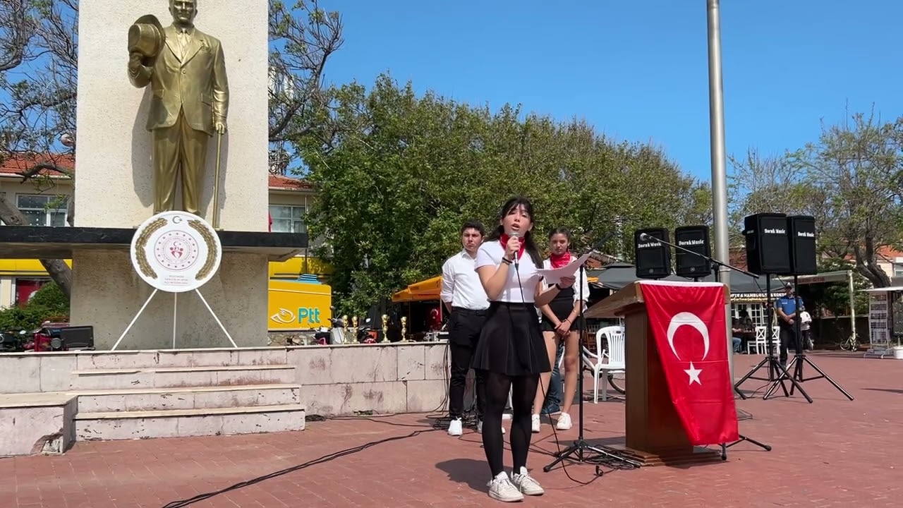 Bozcaada Gazi Lisesi öğrencisi Elmira Şodi’nin 19 Mayıs konuşması