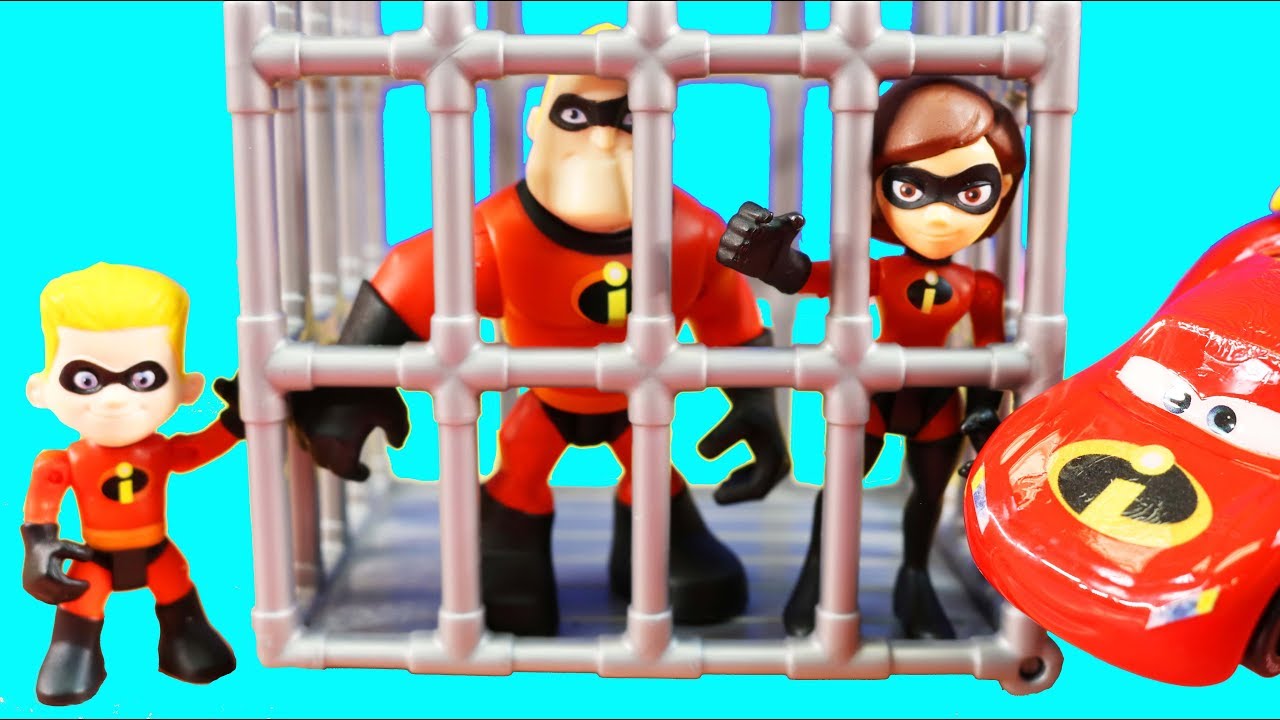 Lightning McQueen & Incredibles Family Rescued By Ultimate Hulk