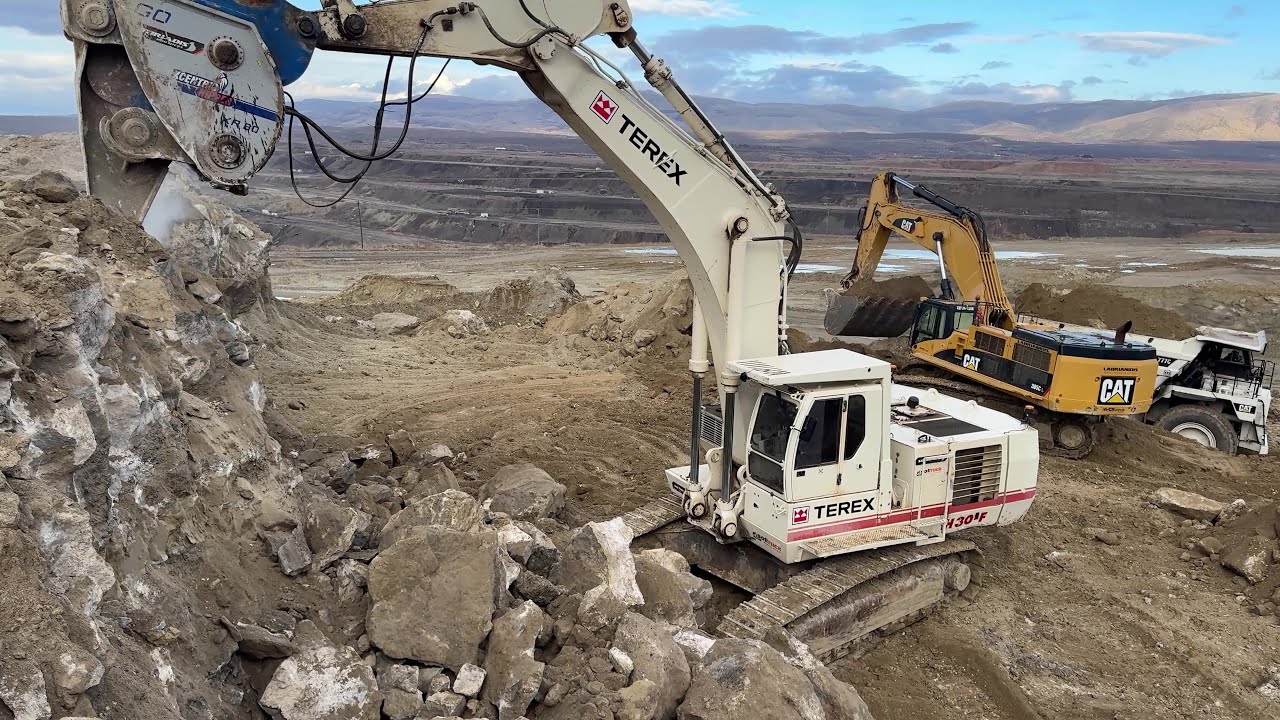 Terex RH30F With Xcentric Ripper & Two Cat 385C Excavators Working Team - Sotiriadis/Labrianidis -4k
