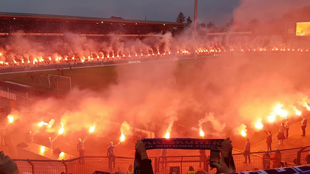 Gelungener Abschied vom Wildparkstadion Karlsruhe 03.11.2018 inkl. Pyro Aktion
