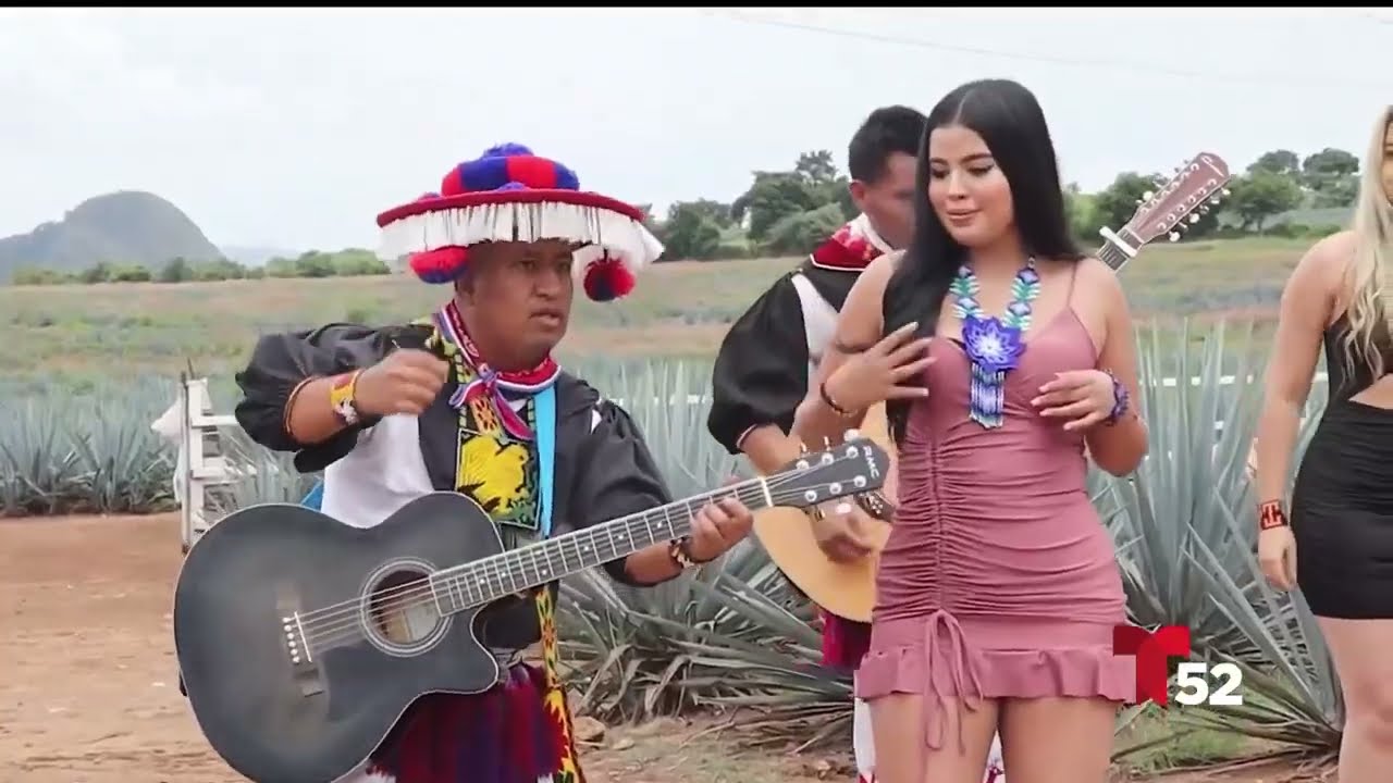 Estilo Huichol Musical estrenando nuevo material | Acceso Total | Telemundo 52