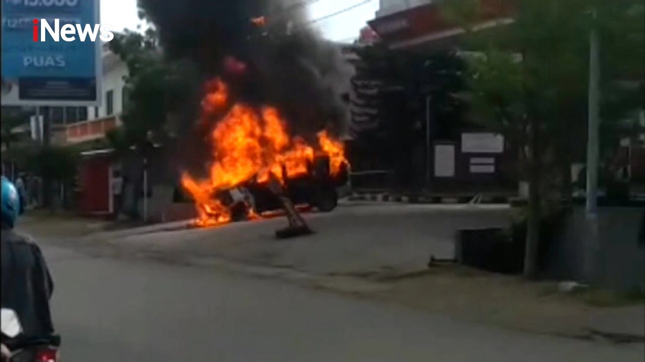 Mobil Pembawa BBM Ilegal Terbakar di Depan SPBU - iNews Siang 03/05
