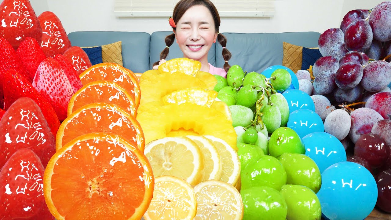 ENG SUB) Colorful ❄Tanghulu & Frozen Fruits 🌈Strawberry Orange Grapes Dessert Mukbang ASMR Ssoyoung