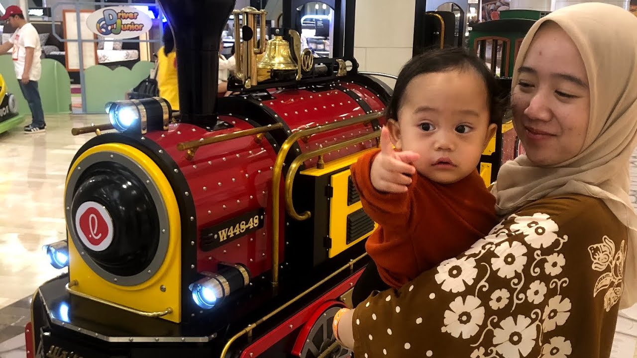 Gemintang Pertama Kali Naik Kereta Api Choo Choo Train di Mall Lotte Shopping Avenue
