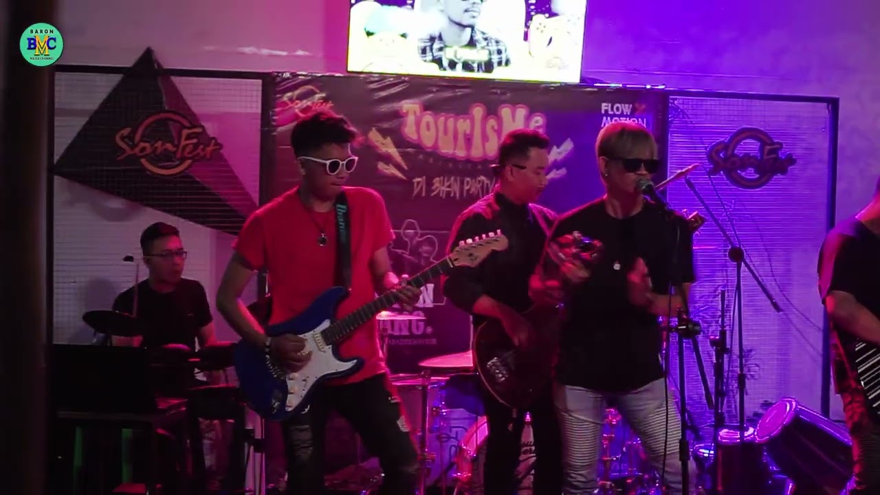 #001 - Cover lagu Hutang Live Perform Bumi Cafe