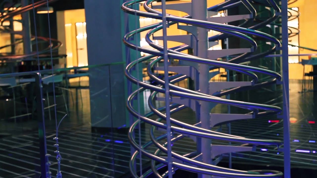ROGO'S Roller Coaster Restaurant, Abu Dhabi Yas Mall