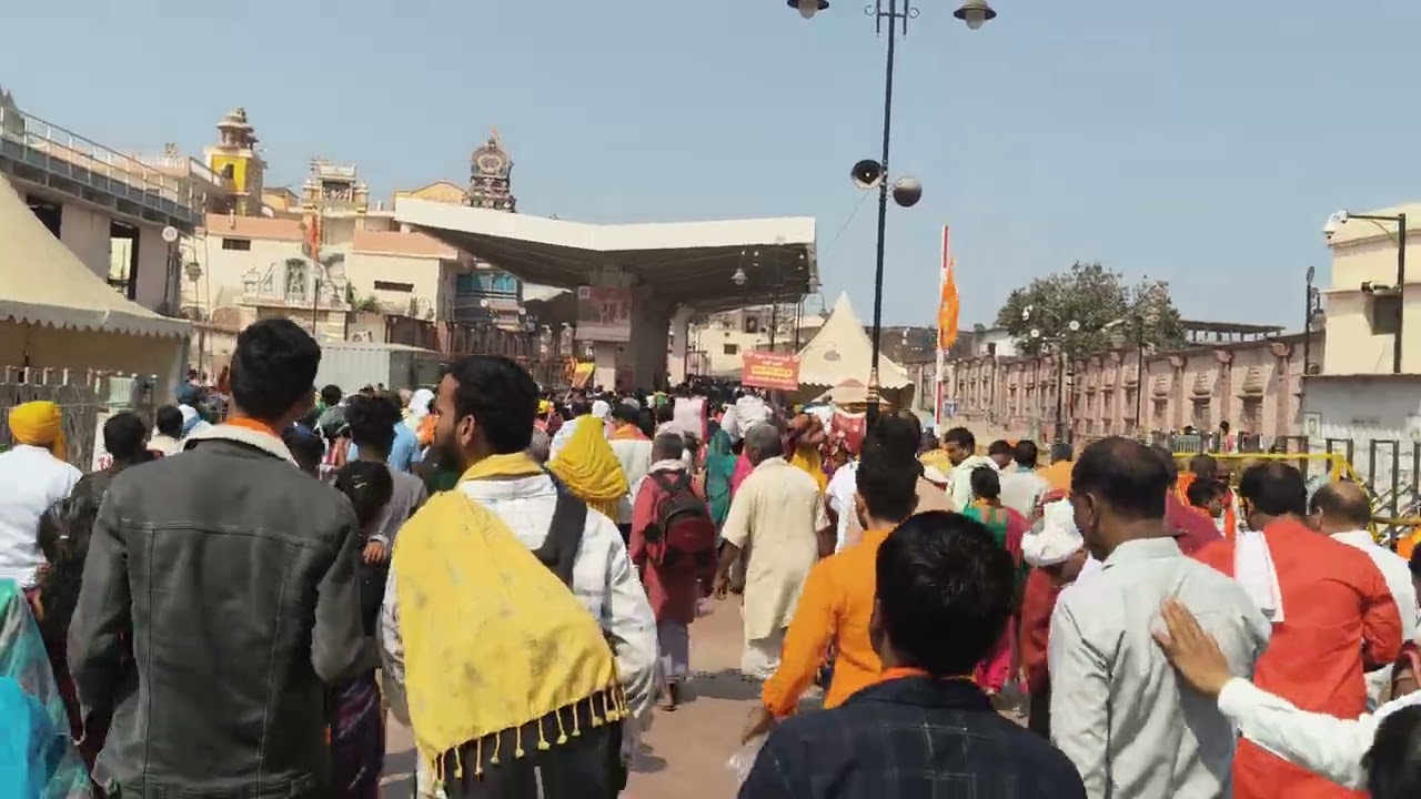 अयोध्या मंदिर की ओर जाते हुए 🙏