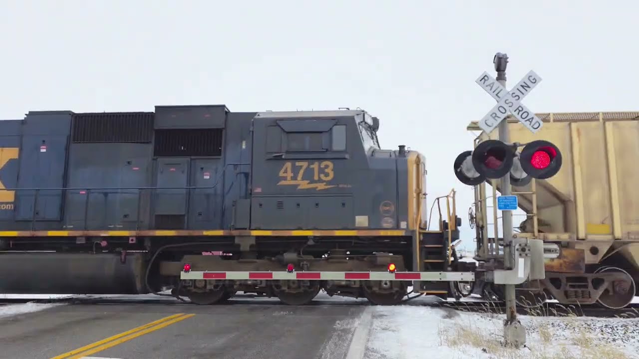 CSX 5281 Leads Manifest North | OH-274 Railroad Crossing, Botkins, OH