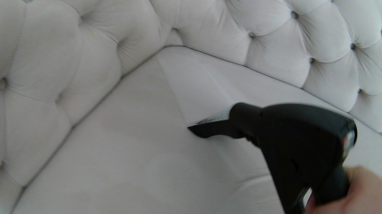 Химчистка светлого дивана и стульев. +бонус