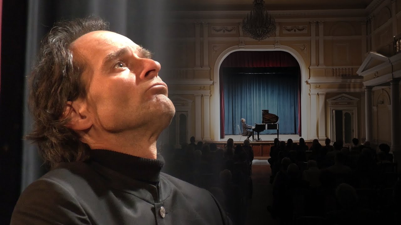 A zongora csodagyereke - Bogányi Gergely zongoraestje Komáromban