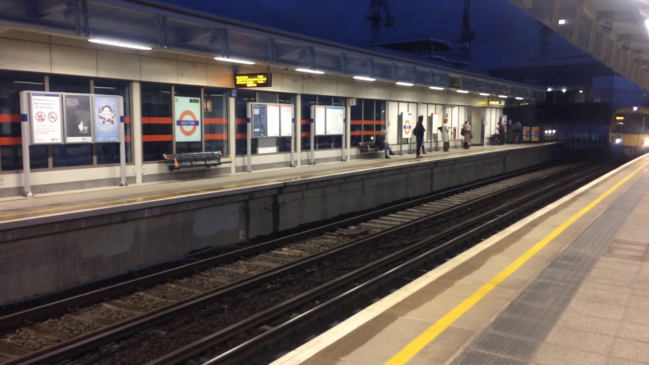 London Overground Service to Dalston Junction