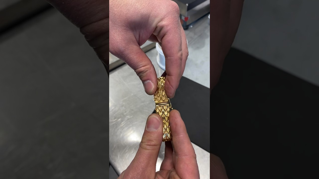 #fakegold Gef&auml;lschtes Goldarmband - Wie hoch w&auml;re der Verlust? Kommentiert hier👇. #gold #altgold