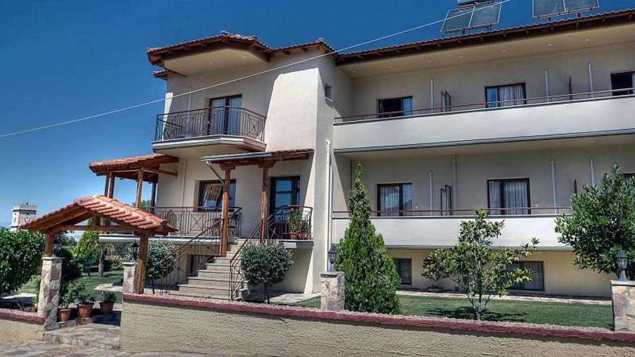 Guesthouse Evi Maria | Angistron, Greece | Hotel Review ⭐