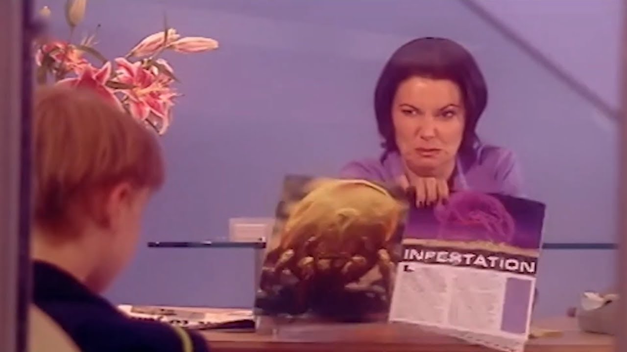 A Receptionist Scares Her Bosses Son | Smack the Pony S3 Ep6