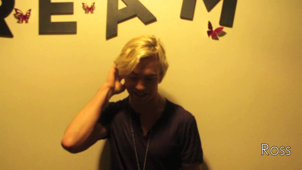 CORNY JOKES WITH THE CAST OF AUSTIN & ALLY