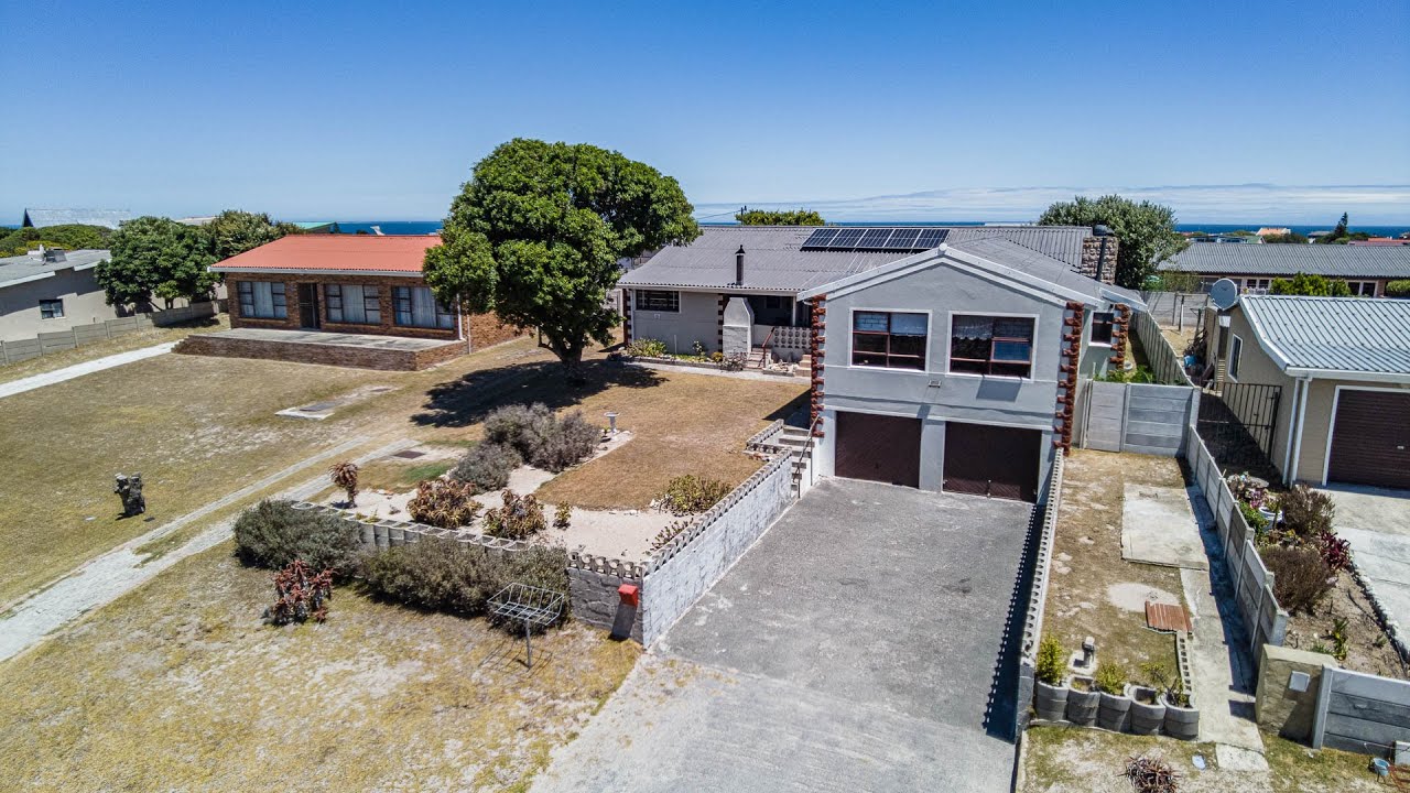 5 Bedroom For Sale | Franskraal
