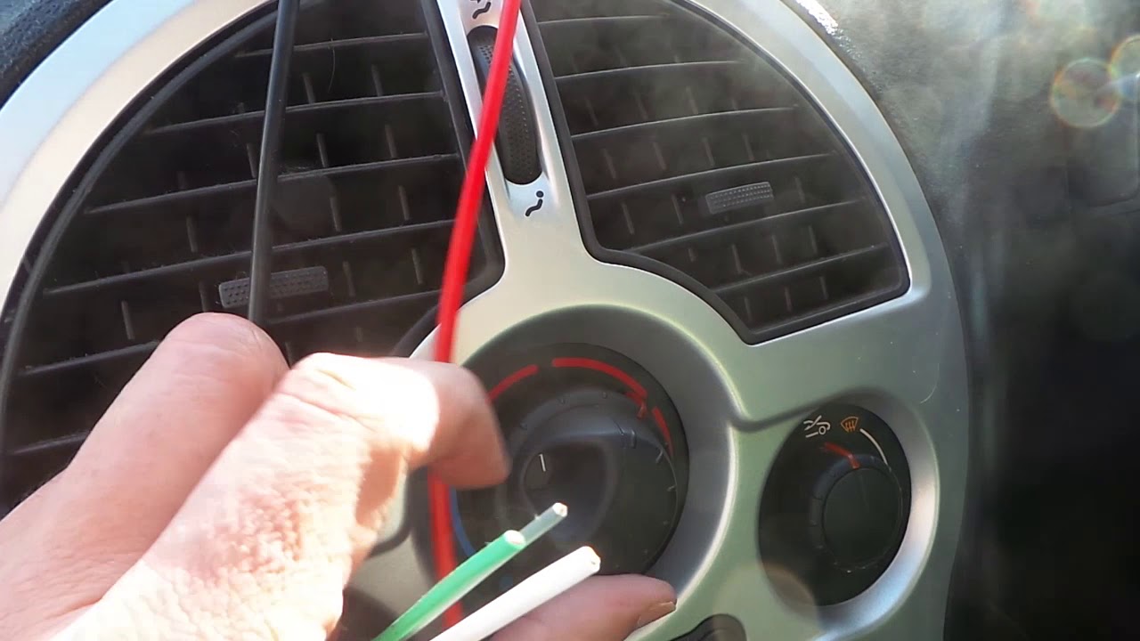 Renault Grand Modus - Blower Motor Connector Replacement