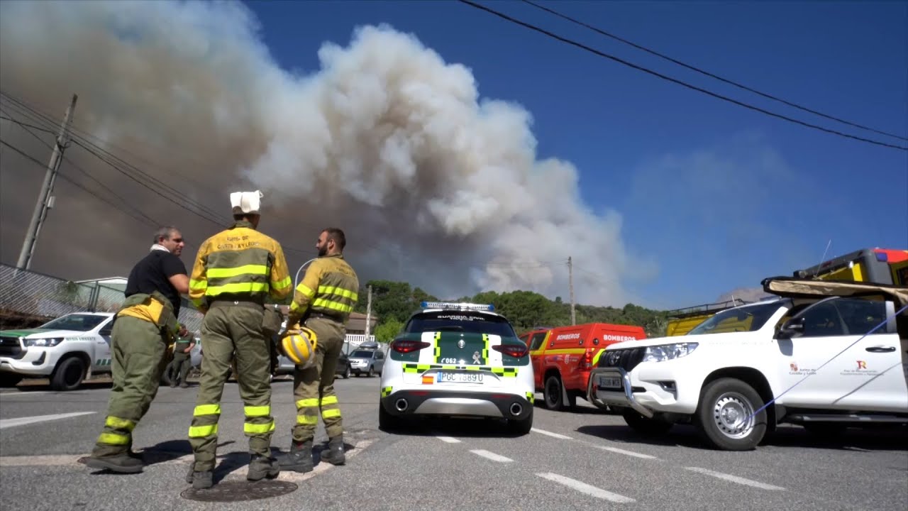 Muere un bombero mientras se dirigía en su día libre al incendio que se propaga por Ávila