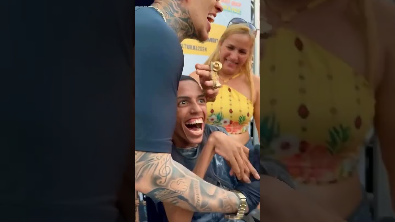 MC DANIEL ATENDENDO AOS F&Atilde;S ESPECIAIS DEPOIS DO SHOW#mcdaniel #f&atilde; #dan&ccedil;adosfamosos #globo #adidas