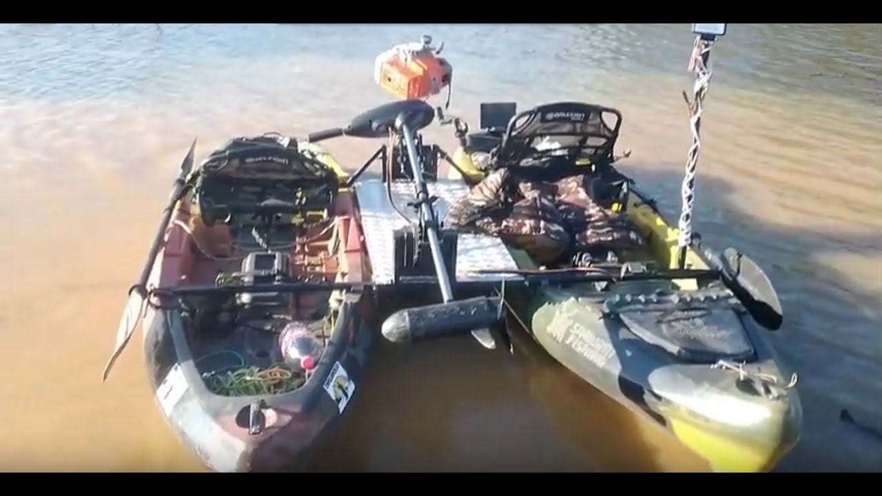 Catamarã  de Caiaque  , combat e Samurai com motor