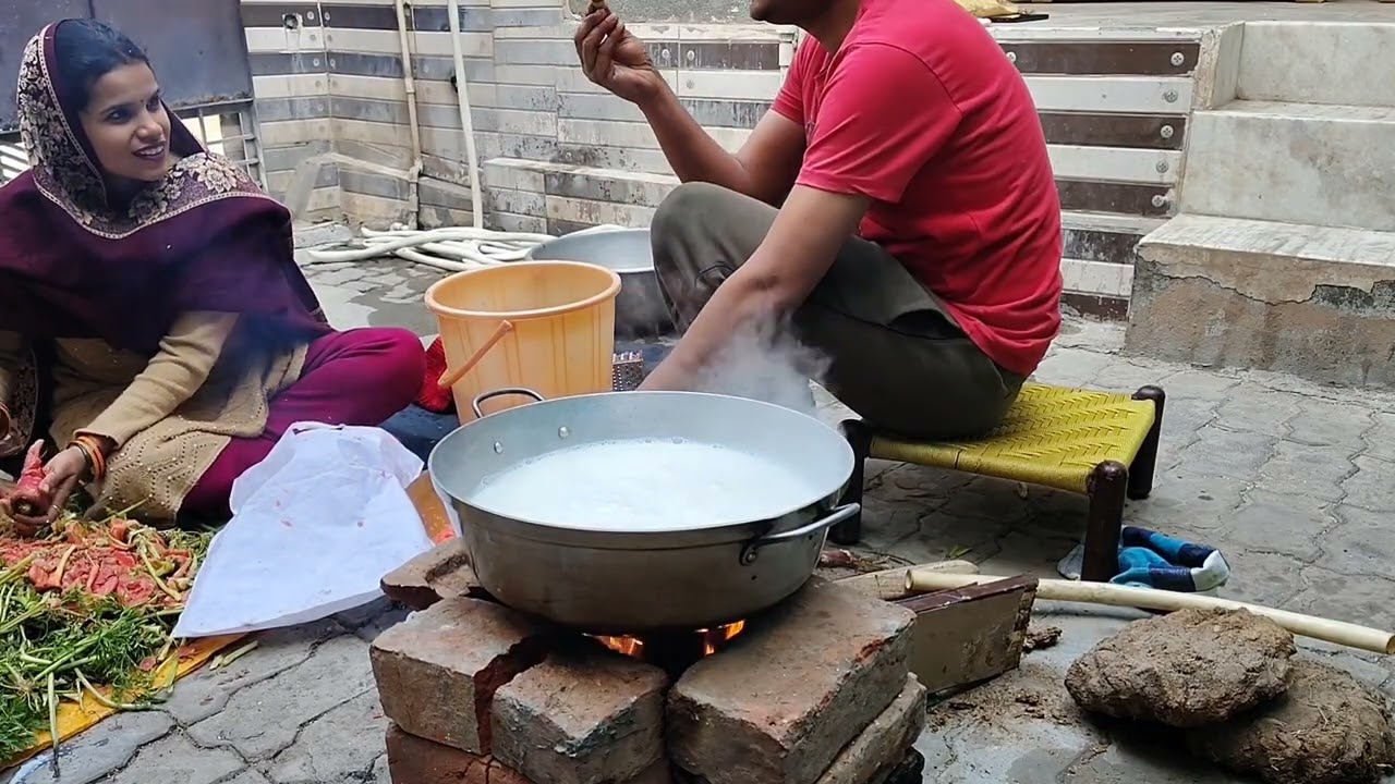 Mummy Papa ne bnaya Gajar Ka Halwa € Gajarpaak 