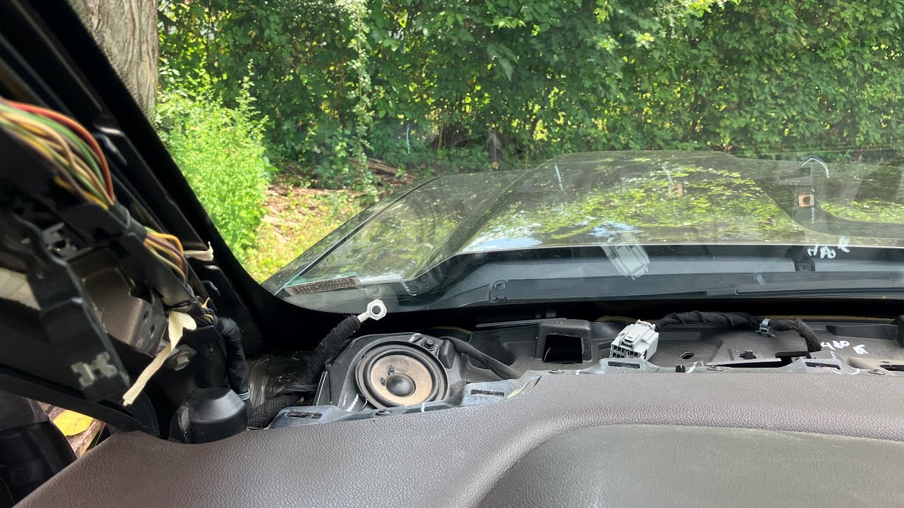 Lazy GM Assembly Workers - 2014 GMC Sierra Power Steering, Dash Goes Blank - Will Not Start - G218