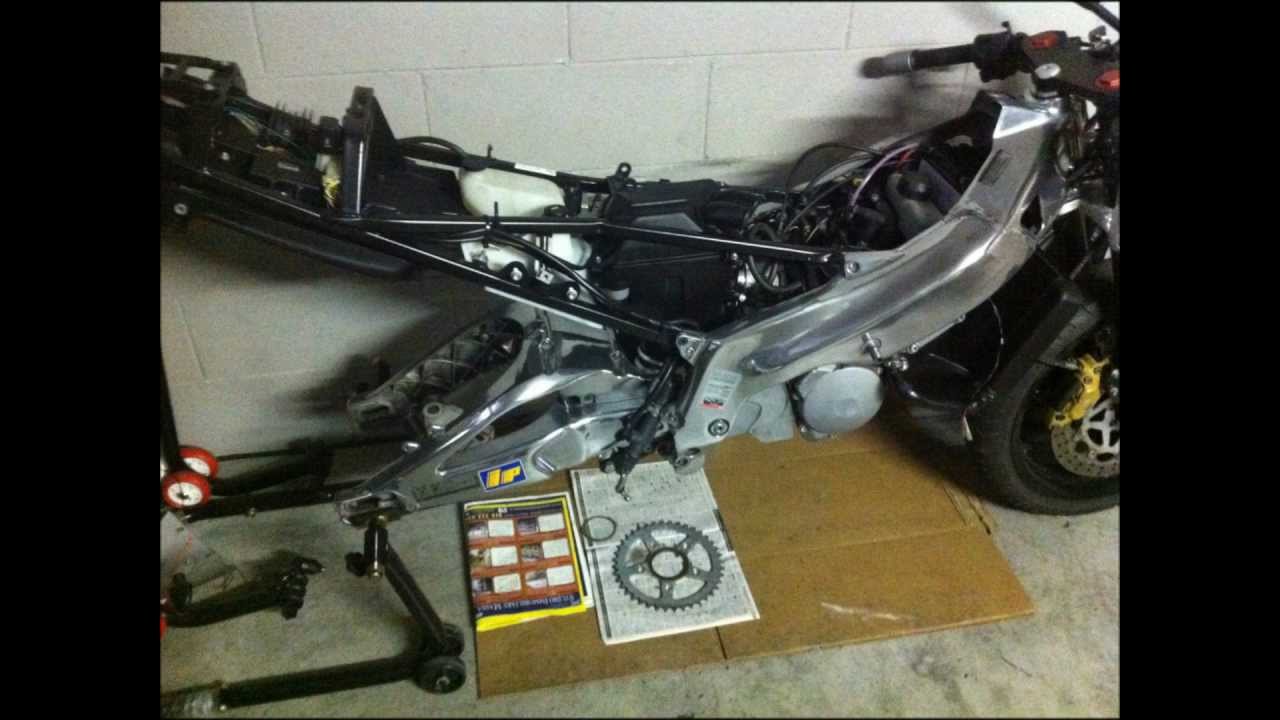 RESTAURO APRILIA RS125 1996.wmv