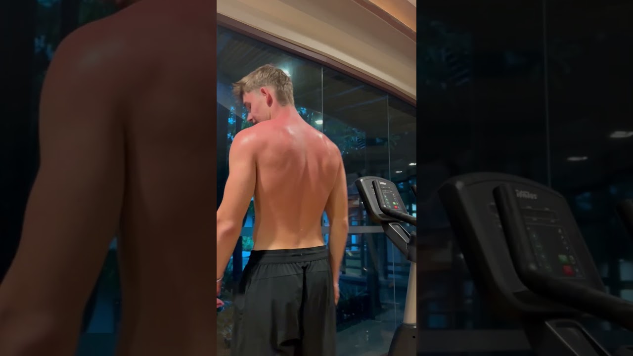 back. #posilovna  #progress  #muscles  #gym  #back