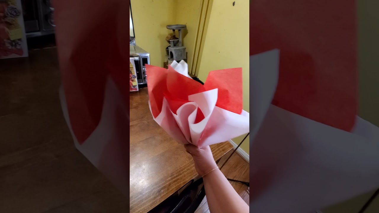 Tissue paper hack for gift bags #giftbags #tissuepaperart #christmas