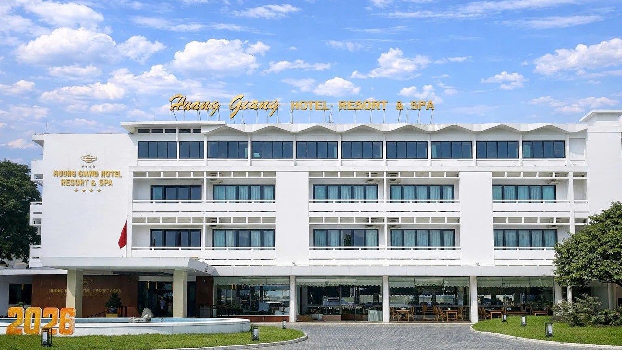 Huong Giang Hotel Resort & Spa | Hue, Vietnam | Hotel Review 🛏️