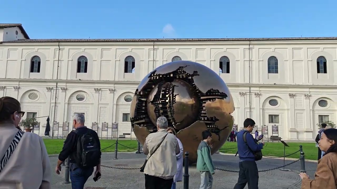 Pinecone Courtyard, Vatican Museum