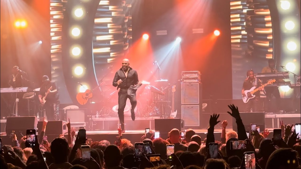 Joe Thomas AFAS Live almost full concert